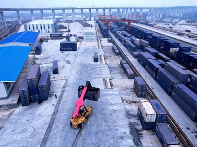 一港暢聯(lián)兩市場(chǎng) 湖南東盟集貨發(fā)運(yùn)逐年倍增 集裝箱的購(gòu)銷(xiāo)